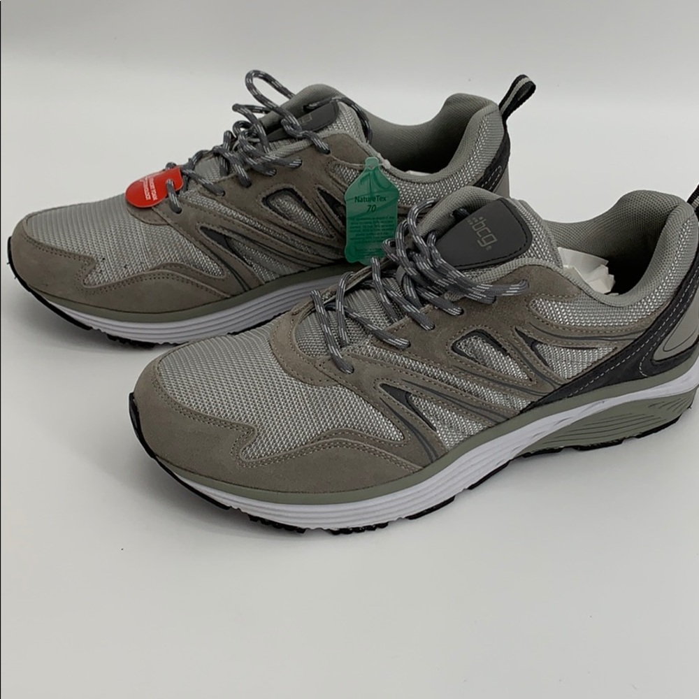 BCG men’s 11D sneaker premium gray walker comfort